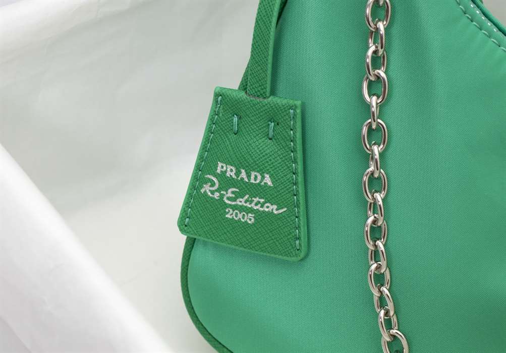 Prada Re-Edition 2005 Nylon replica