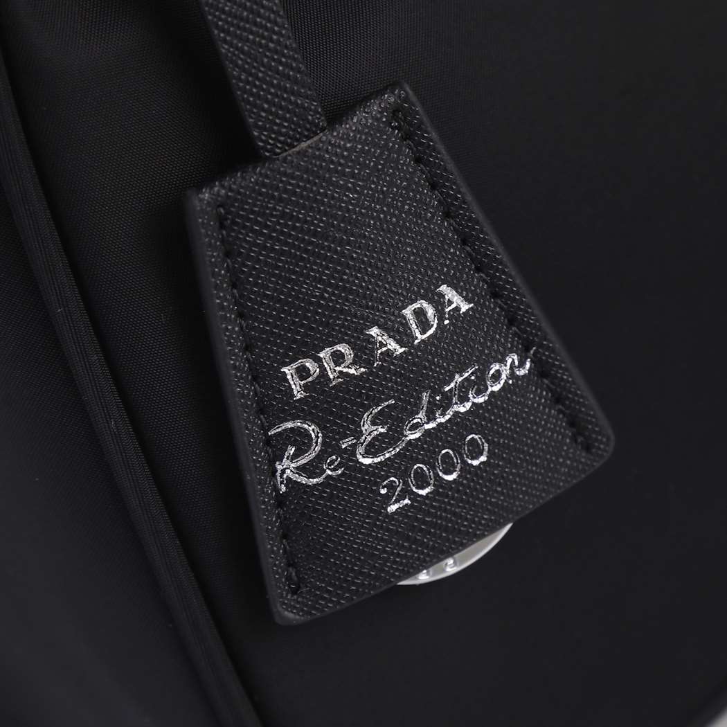 Prada Re-Edition 2000 Nylon replica