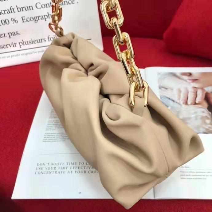 Bottega Veneta The Chain Pouch leather shoulder bag replica