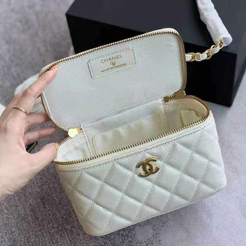 small vanity with chain bag chanel