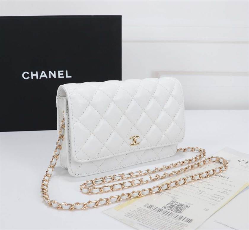 white chanel purse chain