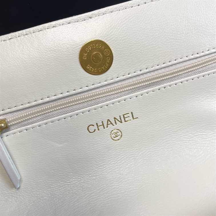 CHANEL Caviar Quilted Pick Me Up Wallet replica