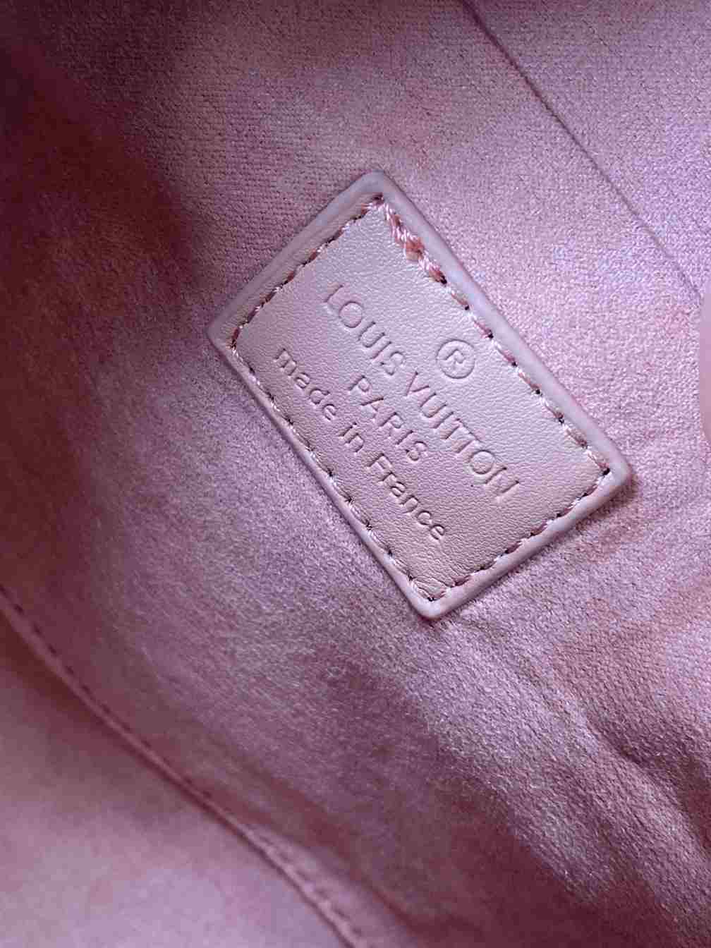 Louis Vuitton SPEEDY BANDOULIÈRE 20 Monogram Empreinte replica