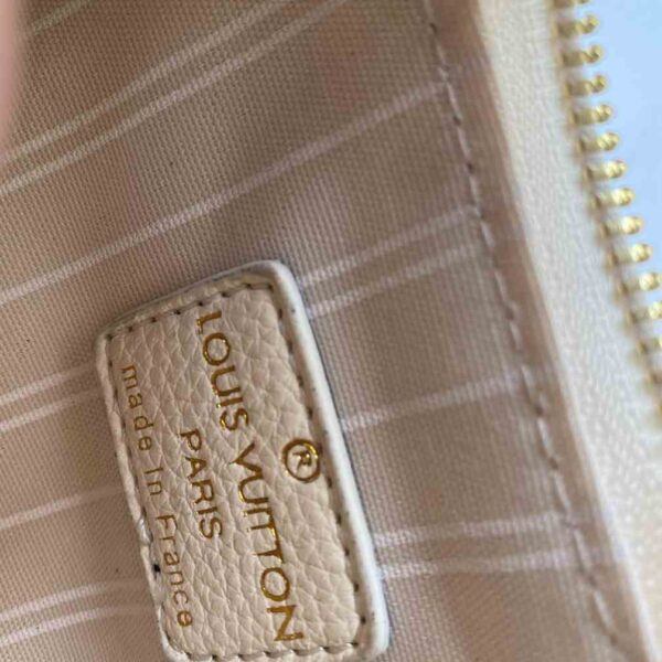 Louis Vuitton EASY POUCH ON STRAP replica