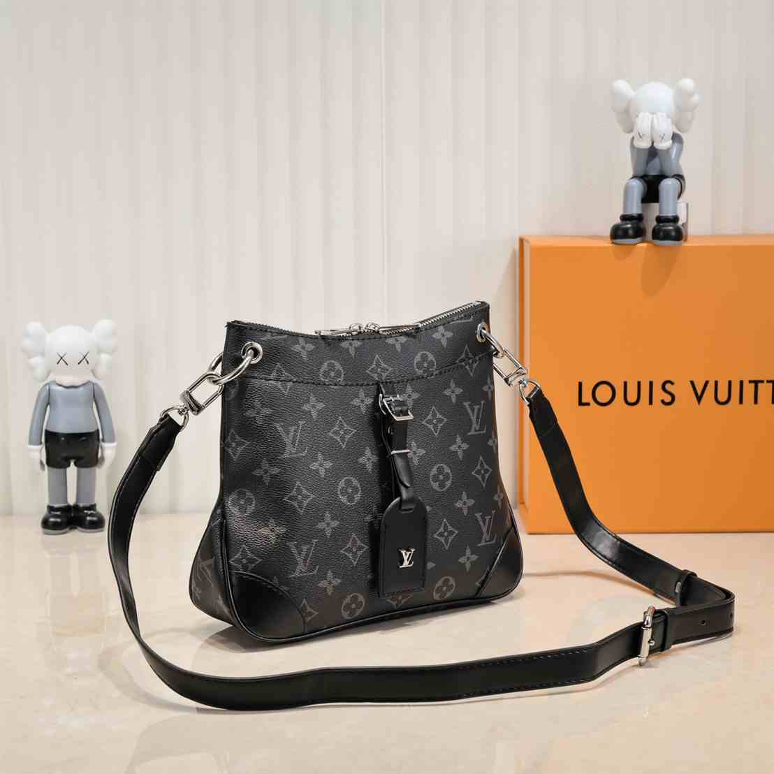 Louis Vuitton ODÉON PM replica