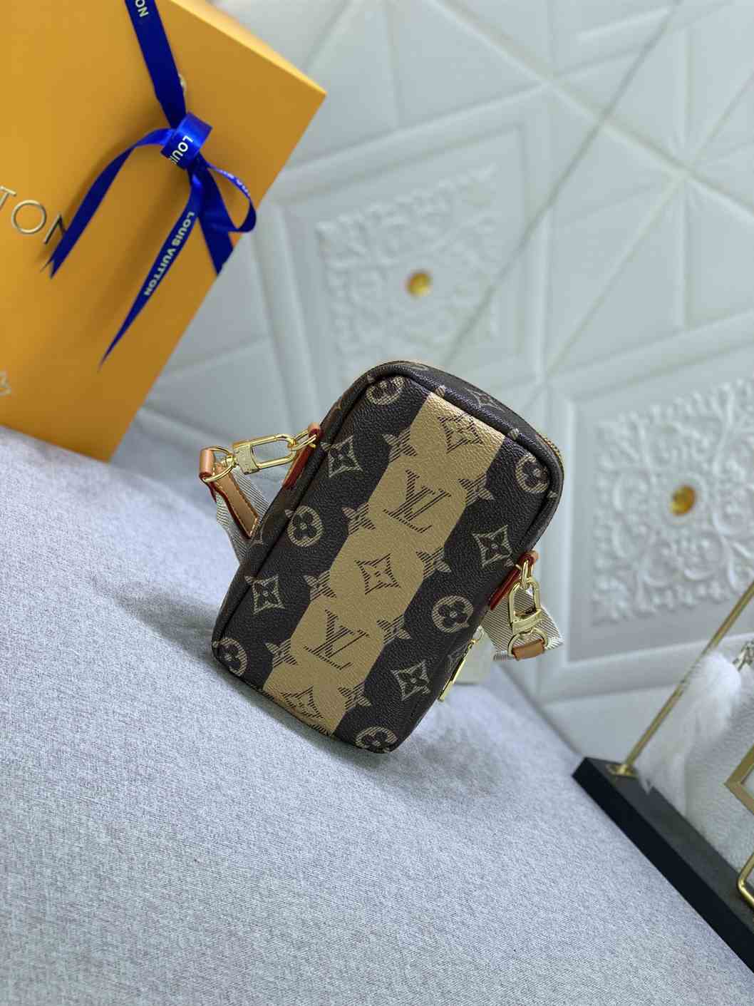Louis Vuitton DOUBLE PHONE POUCH NM replica
