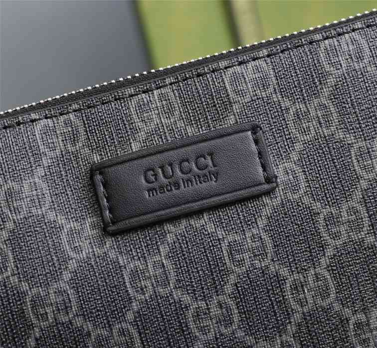 Gucci GG Supreme Wide Messenger replica