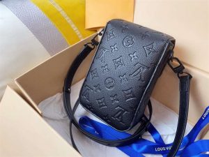 Louis Vuitton S-Lock Vertical wallet Taurillon Monogram replica