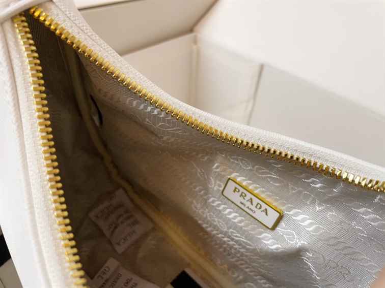 Prada Re-Edition 2005 Saffiano Leather bag replica