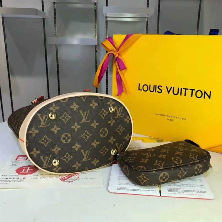 Louis Vuitton MONOGRAM CANVAS PETIT BUCKET BAG