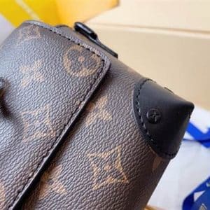 Louis Vuitton Steamer Wearable Wallet replica