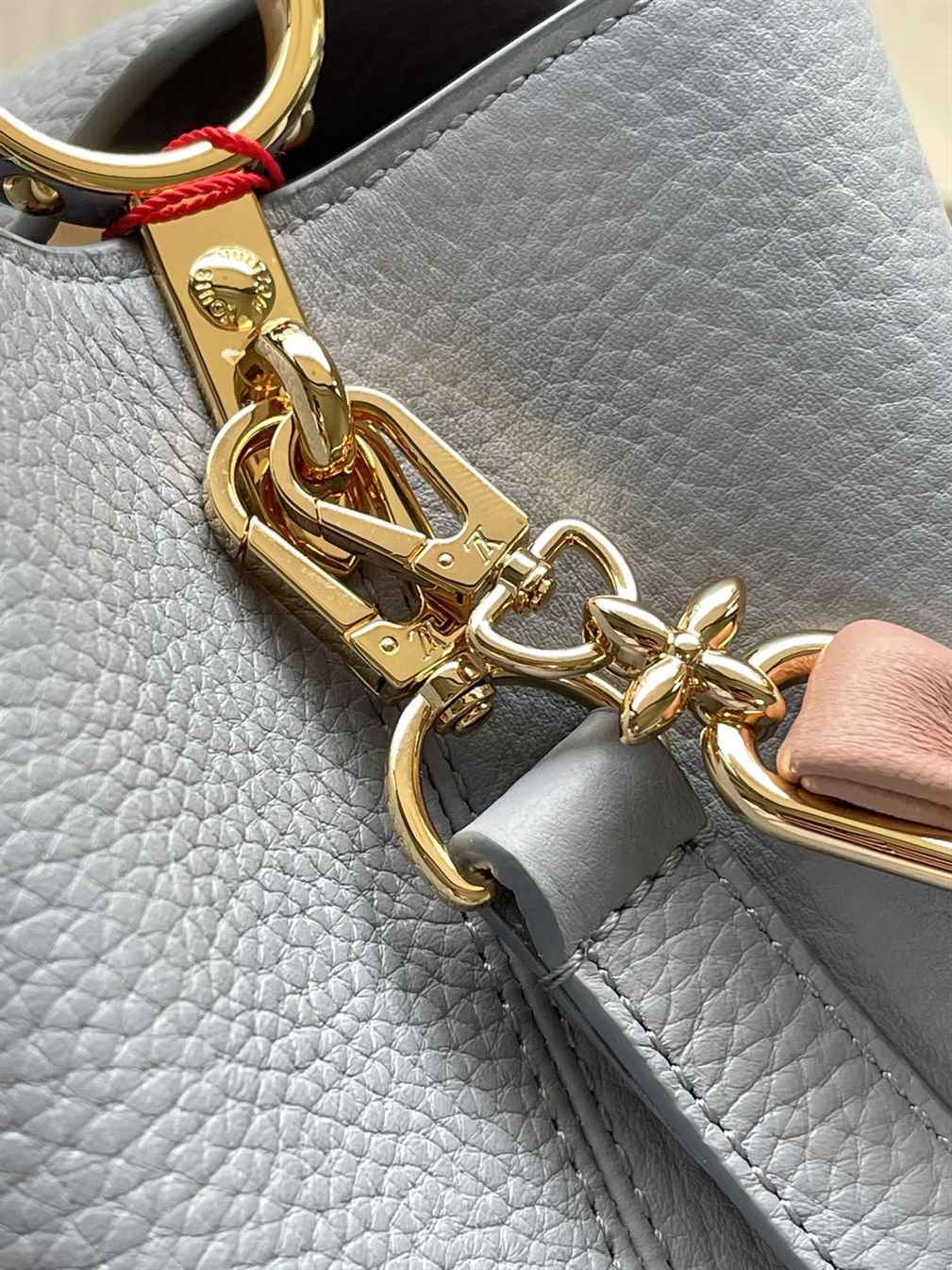 Louis Vuitton Capucines MM-Original Replica